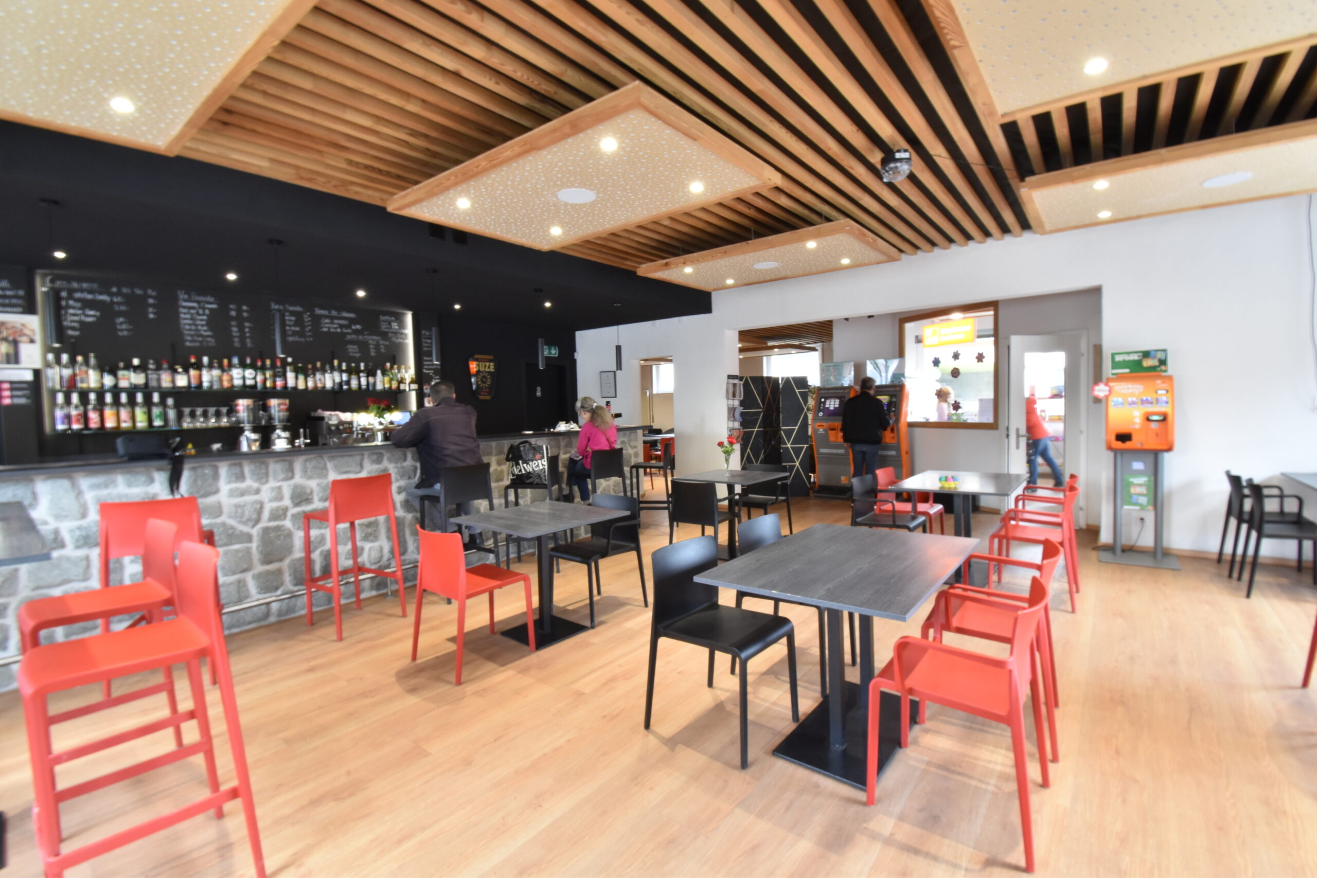 Café Restaurant De 257m2 Particulièrement Bien Situé Au Coeur Du Beau Village De Riddes